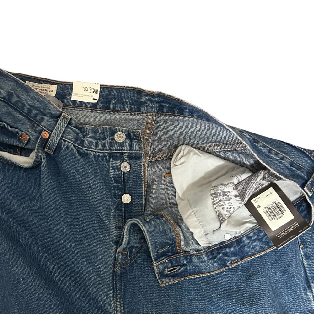 Levi's Women's Relaxed Blue Jeans - Picture 3 of 6